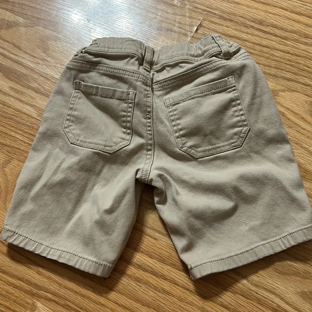 Girls khakis 🤎🌼